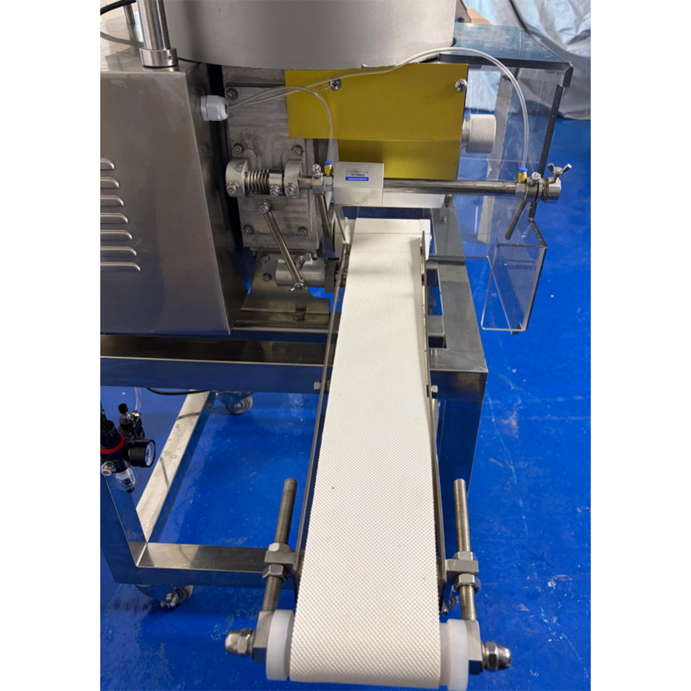 Molding Machine1
